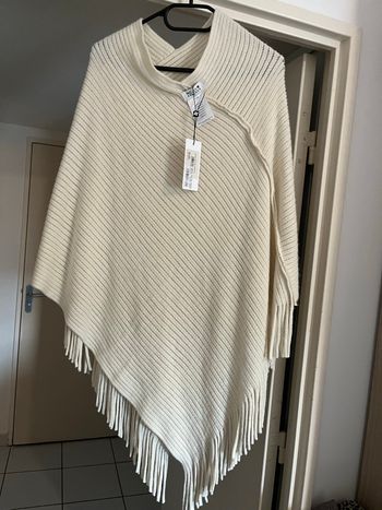 Poncho neuf avec étiquette 