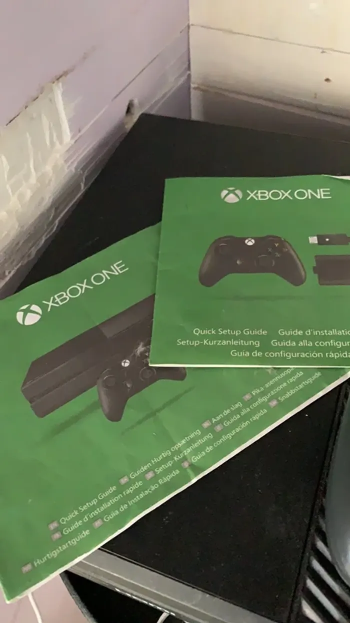 Console Xbox one noir officiel - photo numéro 4