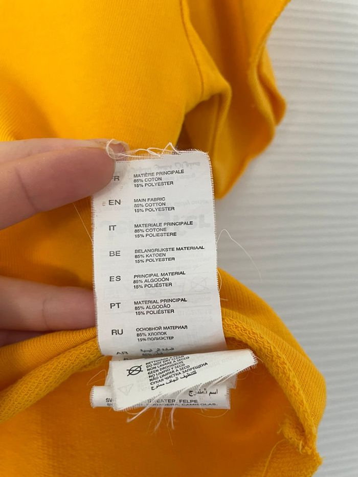 Haut t-shirt jaune moutarde crop-top écriture col rond manches courtes - photo numéro 6