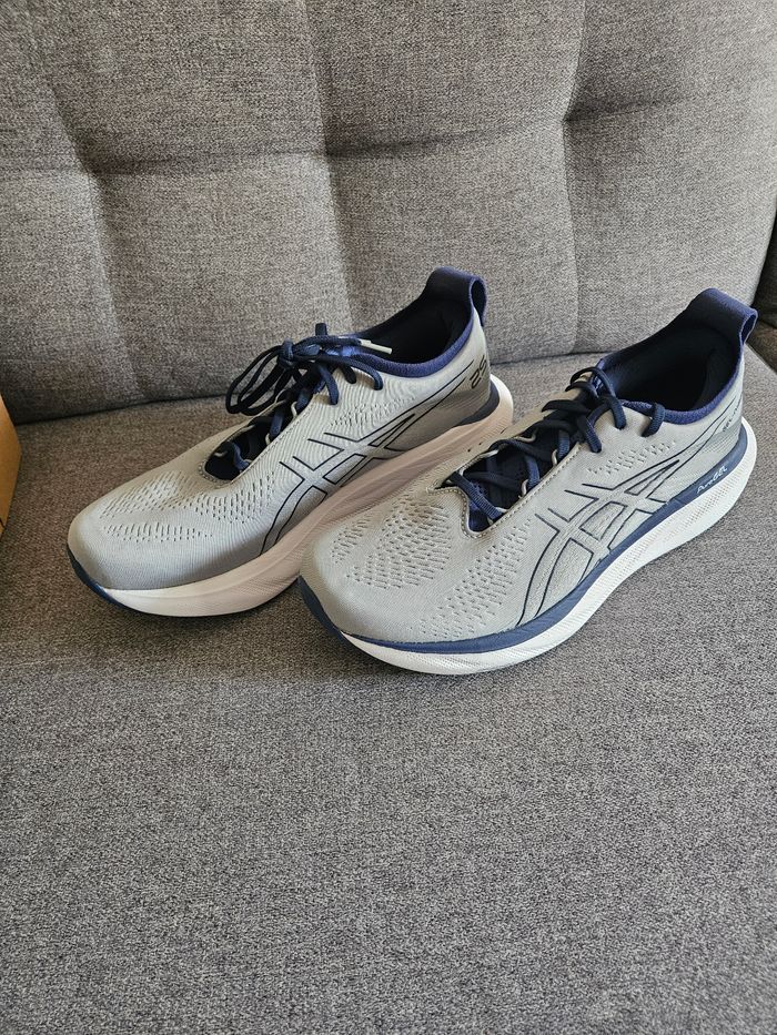 Basket asics gel nimbus 25 comme neuve
Homme
Taille 44 - photo numéro 3