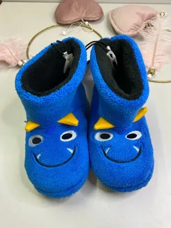 Chaussons chaud garçon (neuf) - Taille 32/33