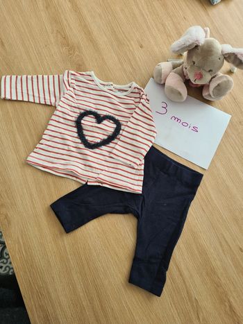 Lot t-shirt manches longues + legging