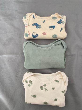 3 bodies 6 mois   2euros
