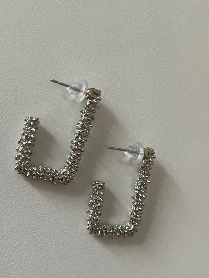 Boucle d’oreille argenté du groupe MaxMara - photo numéro 4