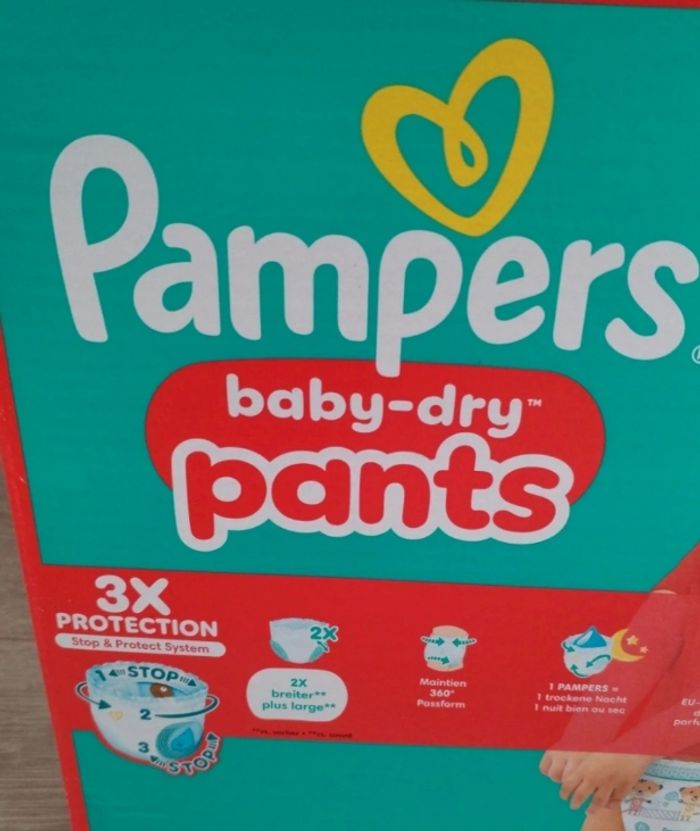 Couche pampers Baby Dry - photo numéro 2
