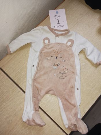 Lot  bébé 1 mois fille