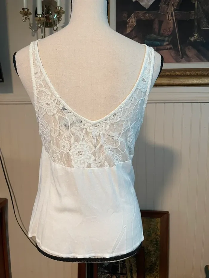 White tank top - photo numéro 2