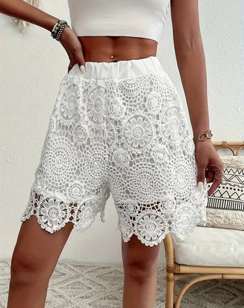 Short en dentelle blanc , neuf , idée cadeau, taille M