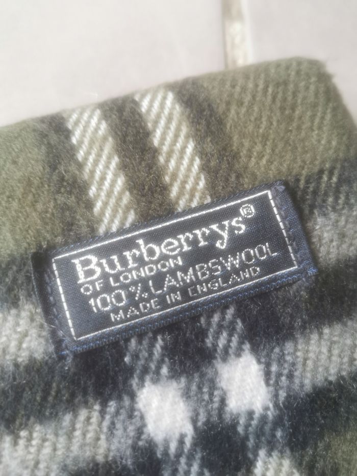 Écharpe Burberry verte - photo numéro 3