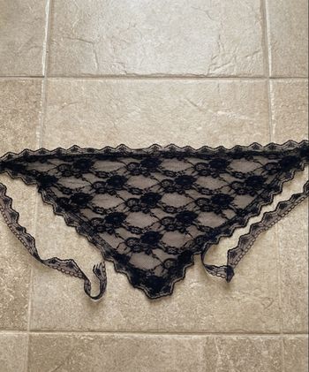 Foulard en dentelle noir