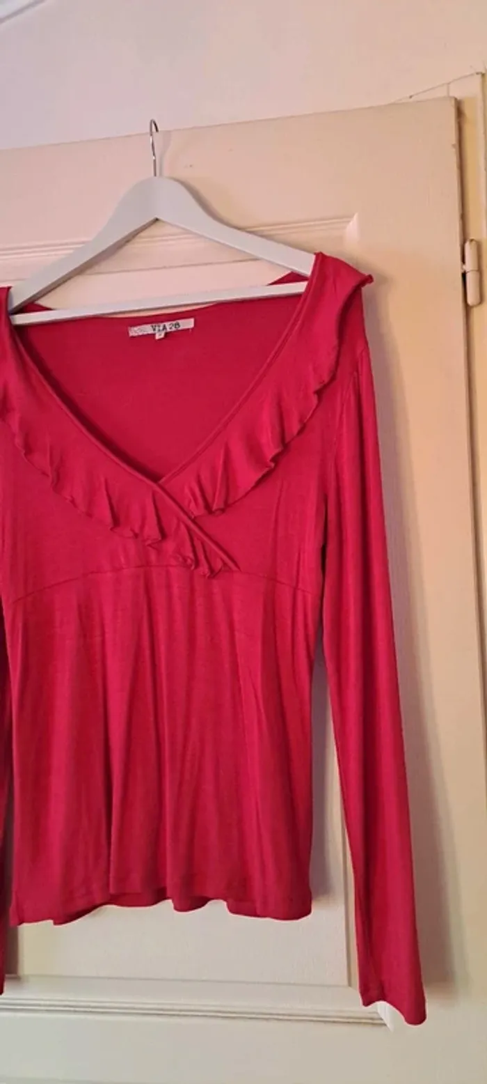 T Shirt manches longues rouge grand décolleté - Marque Via 28 - Taille 42 - État neuf. - photo numéro 3
