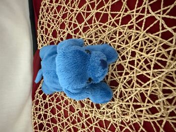 Doudou chiot chien bleu couché MAX ET SAX