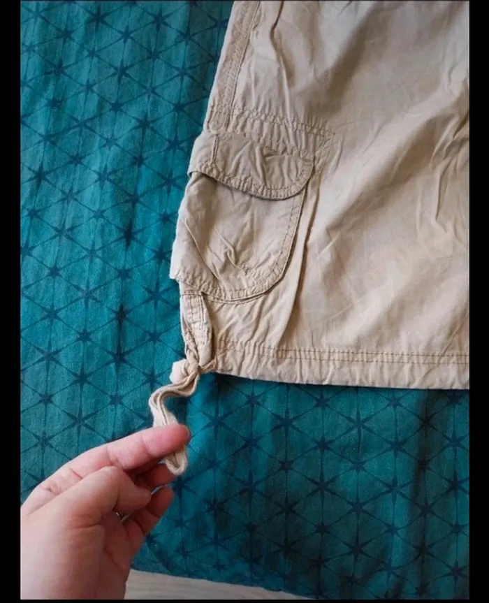 Jupe courte taille 42 neuve jamais portée - photo numéro 2