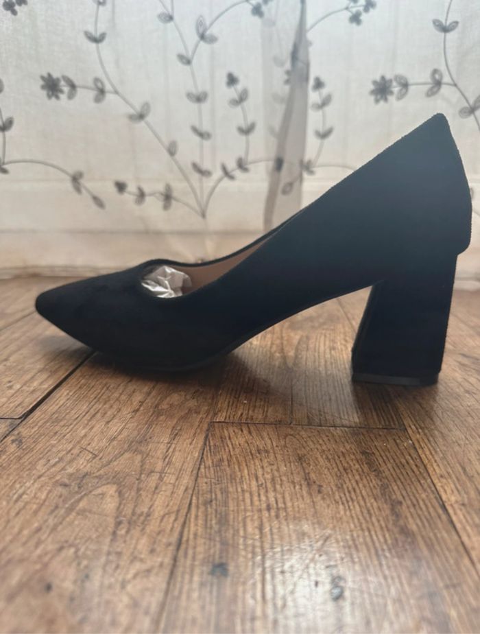 Escarpins à talons taille 42 État Neuf - photo numéro 3