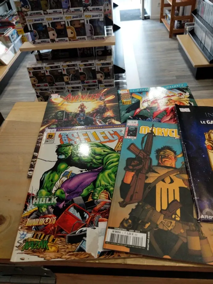 Lot de 4 Comics - Marvel + 1 Poster - photo numéro 2