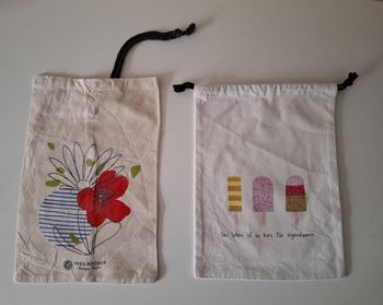Lot de deux pochettes de rangement en tissu imprimé
