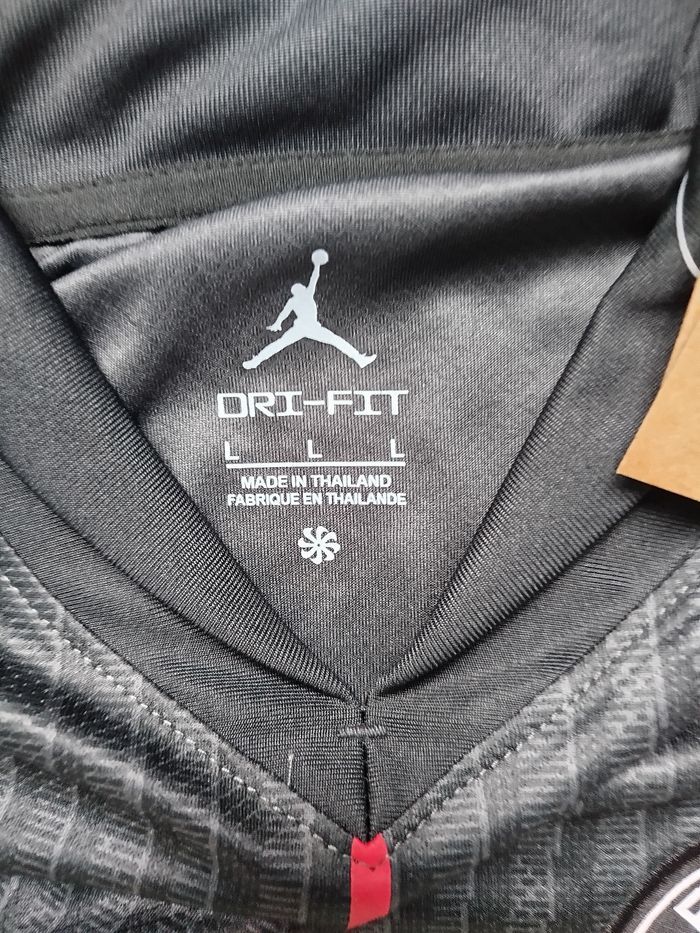 Quatrième maillot PSG 25 26 taille L - photo numéro 3