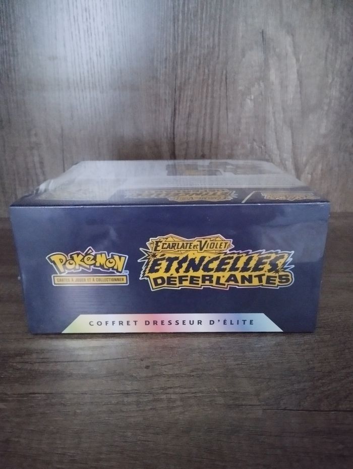 Pokémon 
ETB Écarlate et Violet EV8
Etincelles déferlantes - photo numéro 3