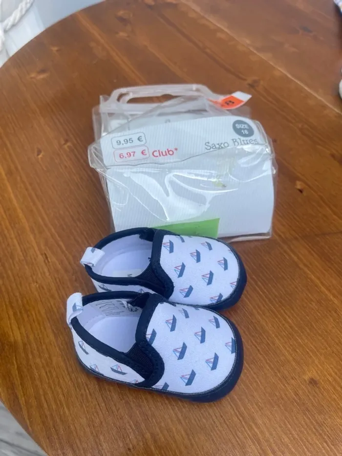 Chaussures taille 18 orchestra neuve