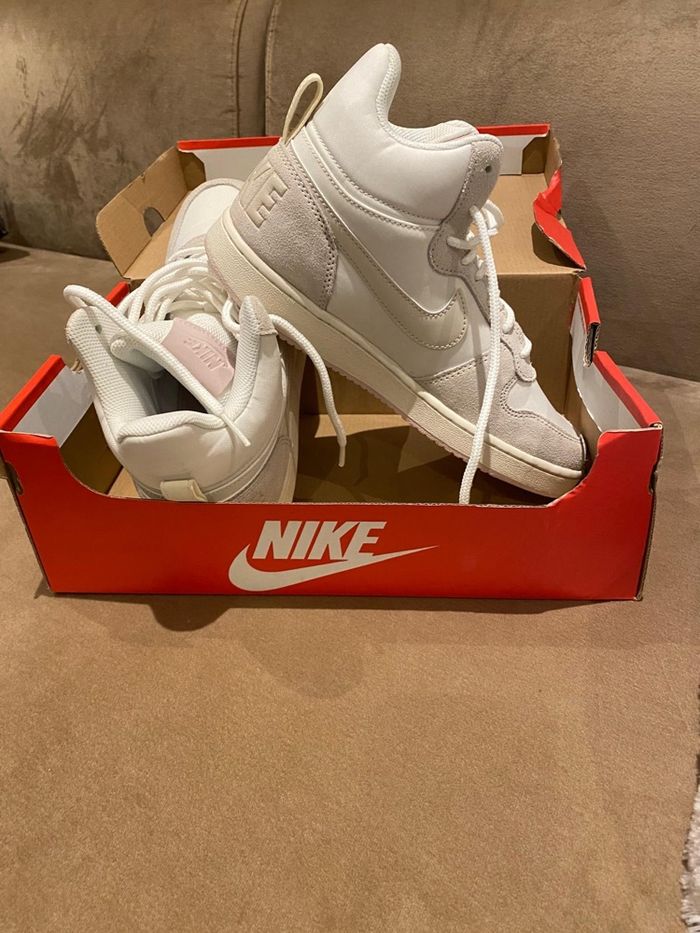 Basket Nike neuve - photo numéro 3