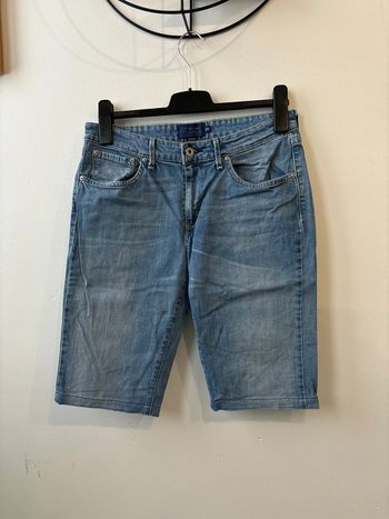 Bermuda Levi’s 40