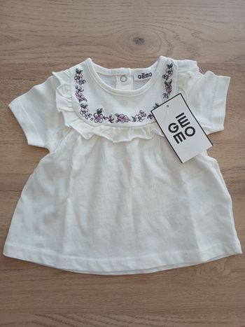 T-shirt - taille 3 mois - neuf avec étiquettes