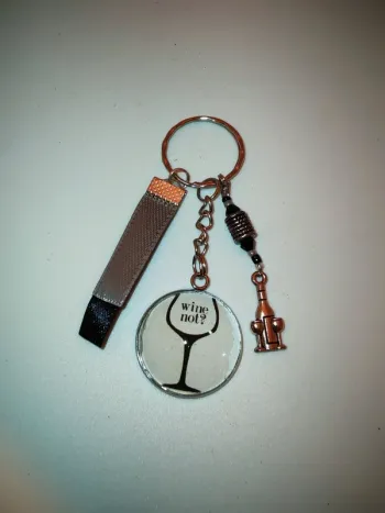 Cadeau humour vin, porte clé message bijoux de sac " wine not"