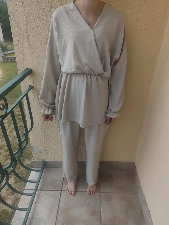 Ensemble beige