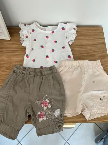 T-shirt et pantalons 3 mois