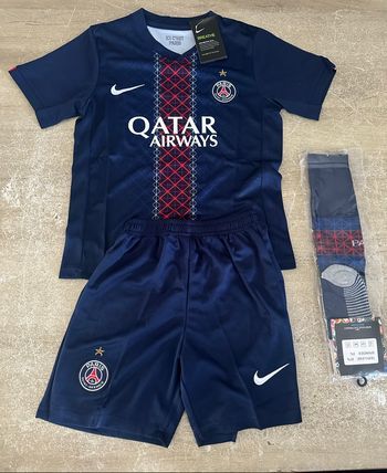 Ensemble PSG  7/8 ans  NEUF