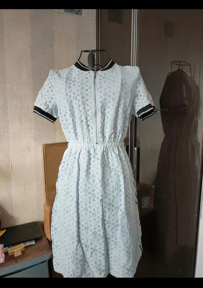 Robe d'été en dentelle bleu ciel