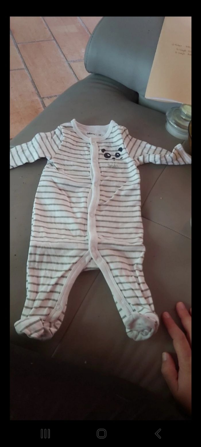 Pyjama ete et bodie hivers 1 mois - photo numéro 2