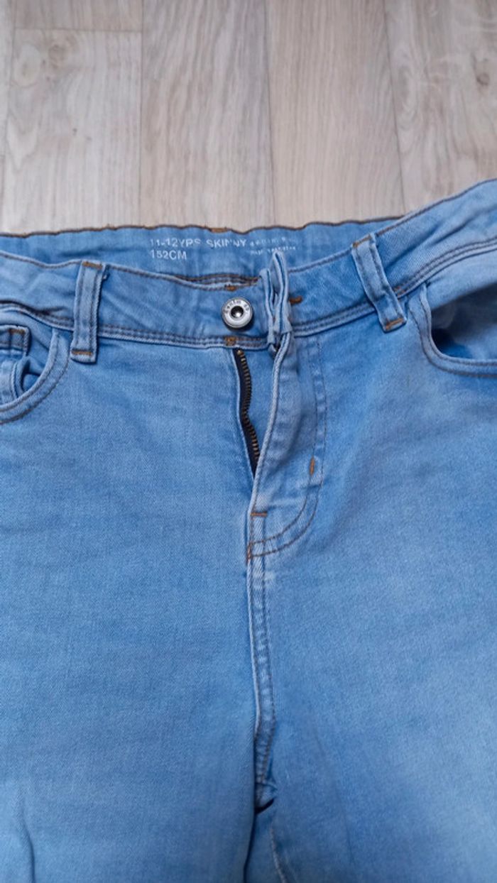 Jean neuf - photo numéro 3