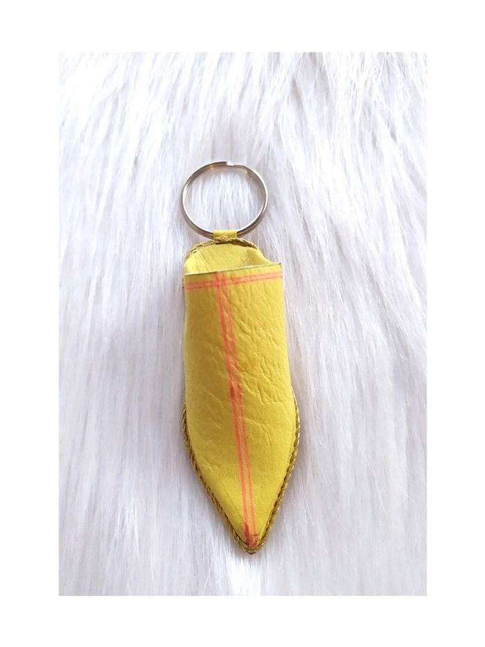 Porte-clé babouche cuir Le Souk Parc Astérix très bon état oriental souvenir
