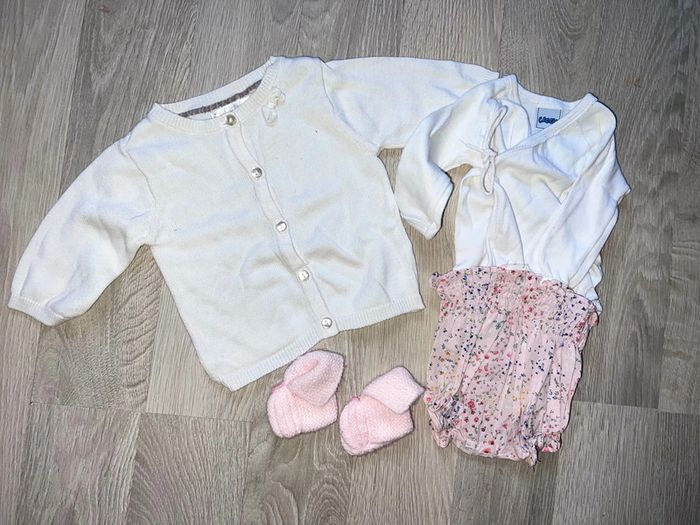 Ensemble 1 mois bébé fille bloomer Zara liberty fleurs gilet chaussons Bodie - photo numéro 3