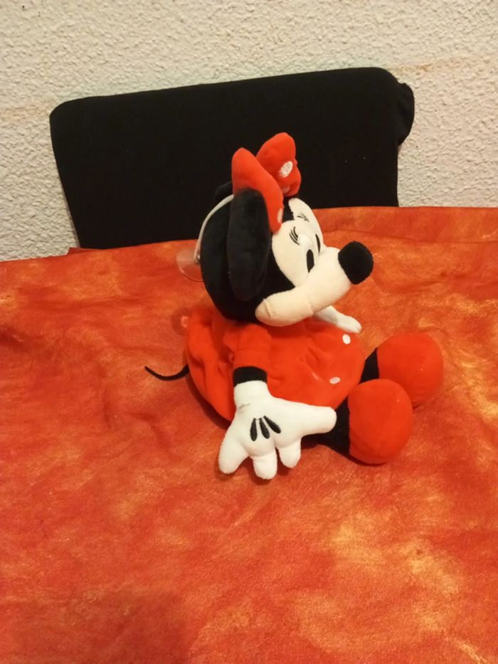 Minnie en robe rouge de Disney - photo numéro 5