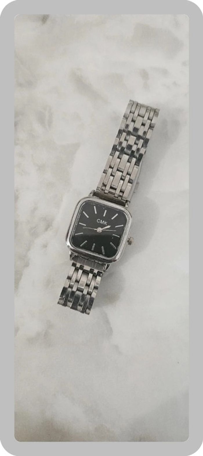 Montre neuve pour femme