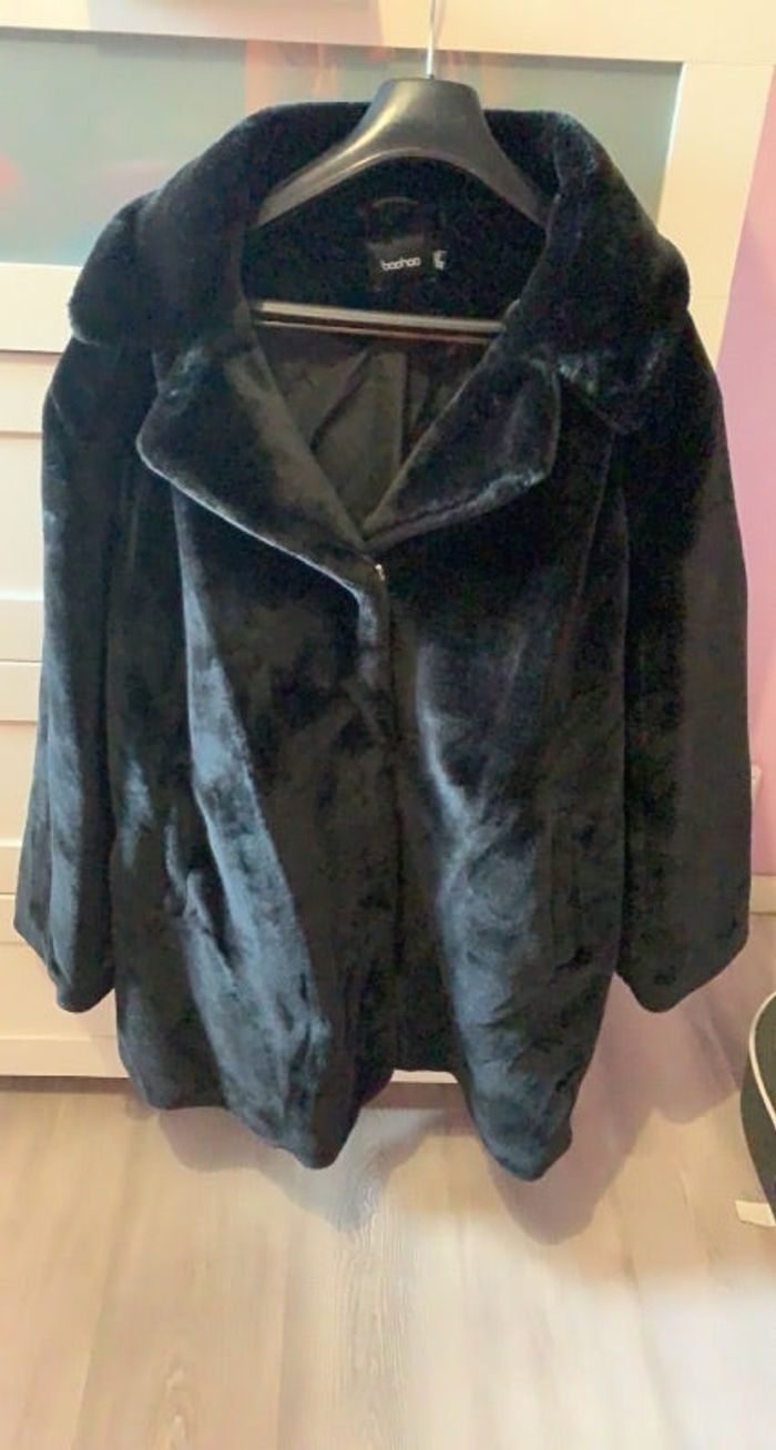 Manteau fausse fourrure