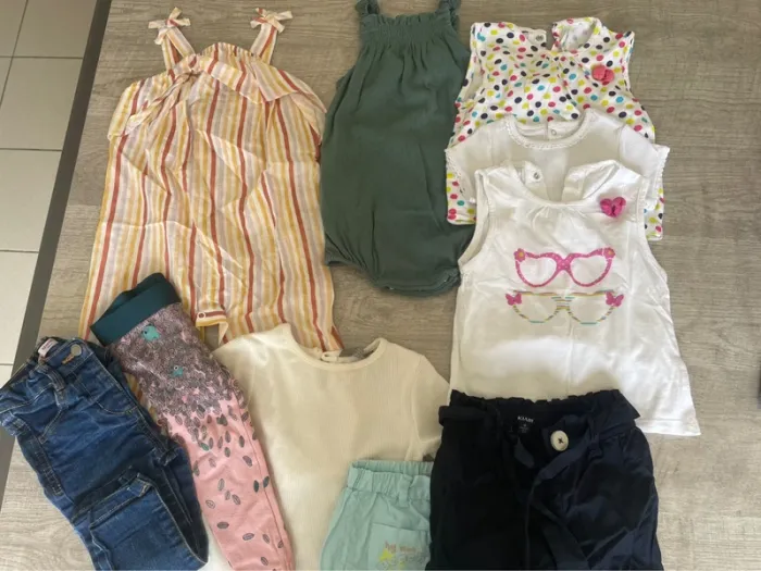 Lots vêtements été 12 mois fille