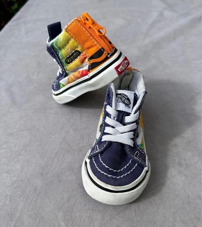 Sneakers montantes Vans modèle Sk8-Hi taille 19 kid - photo numéro 3