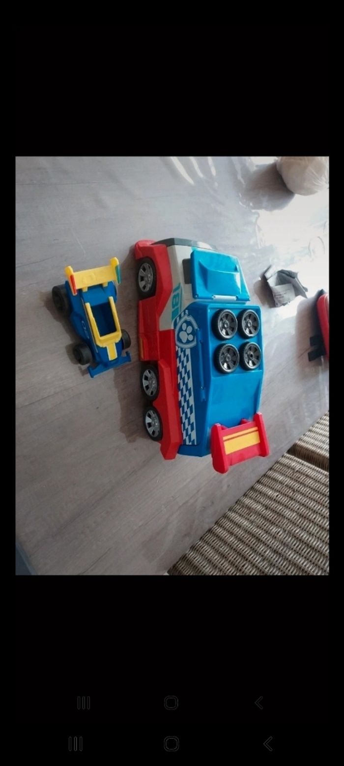 Set De 2 Voitures Jouet - Camion Transporteur Avec Rampe Et Voiture De Course, échelle 1:55, Métal Et Plastique