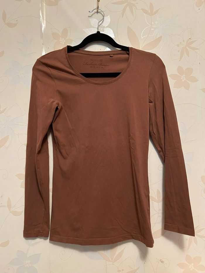 T-shirt marron manches longues