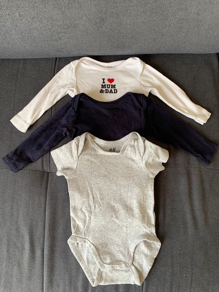 Lot 3 bodys 6 mois