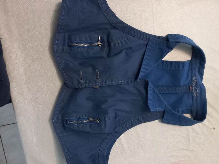 Blazer court sans manches