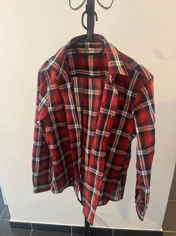 Chemise à carreaux rouge Taille 42/44.