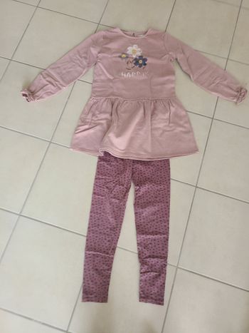 Ensemble robe et legging  
Taille 10 ans