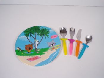 Assiette et couverts enfant  (J10)