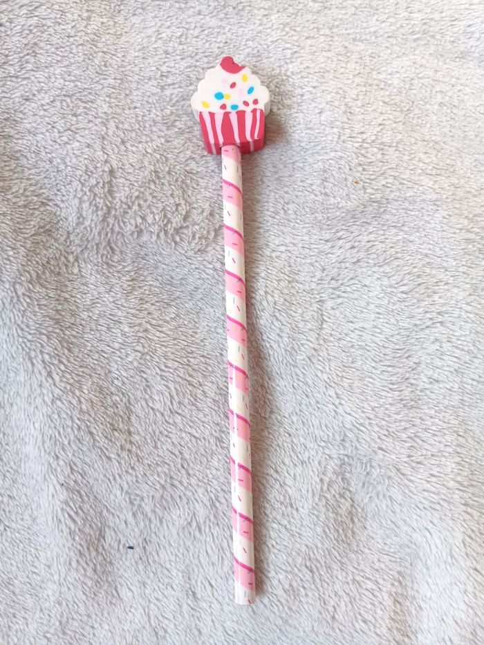 Crayons de bois cupcake - photo numéro 2