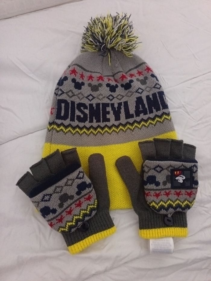 Bonnet Disneyland Paris et gants