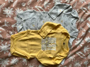 Lot de 2 bodys 6 mois
